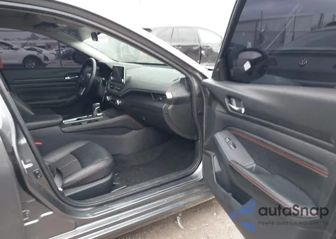 2019 Nissan Altima 2.5 Sr z USA, uszkodzony, nr VIN 1N4BL4CV5KC258388